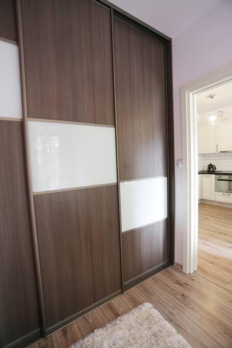 Ekskluzywny Apartament W Centrum Z Balkonem I Parkingiem Krasków Exterior foto